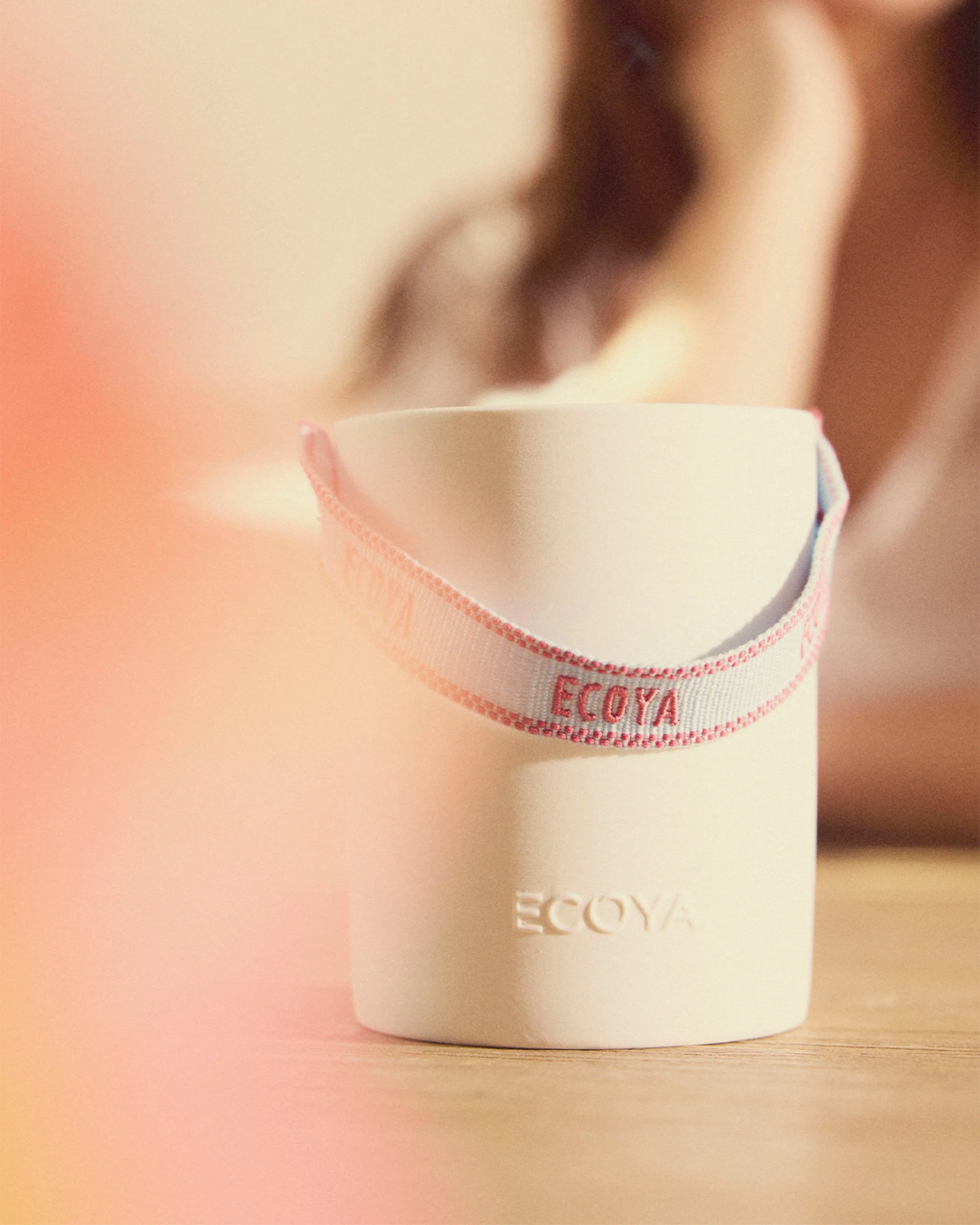 High Summer: Coconut & Tuberose Ceramic Candle - Image 3