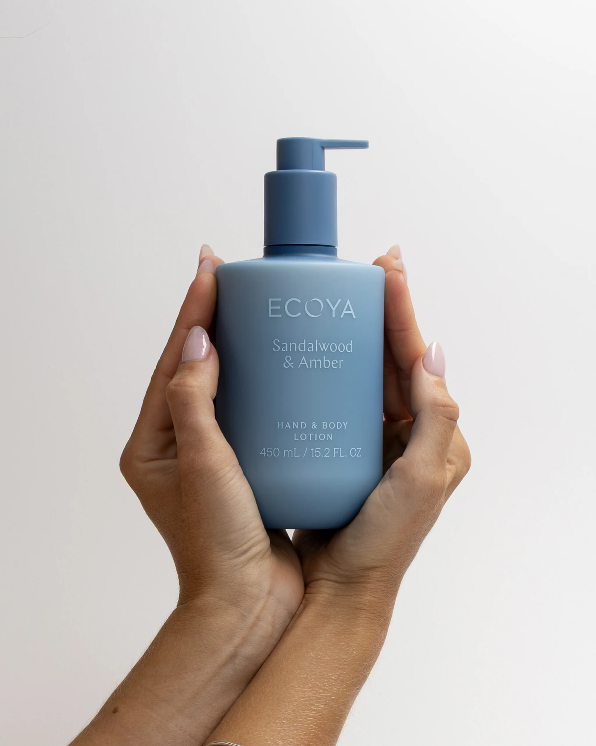Sandalwood & Amber Hand & Body Lotion - Image 5