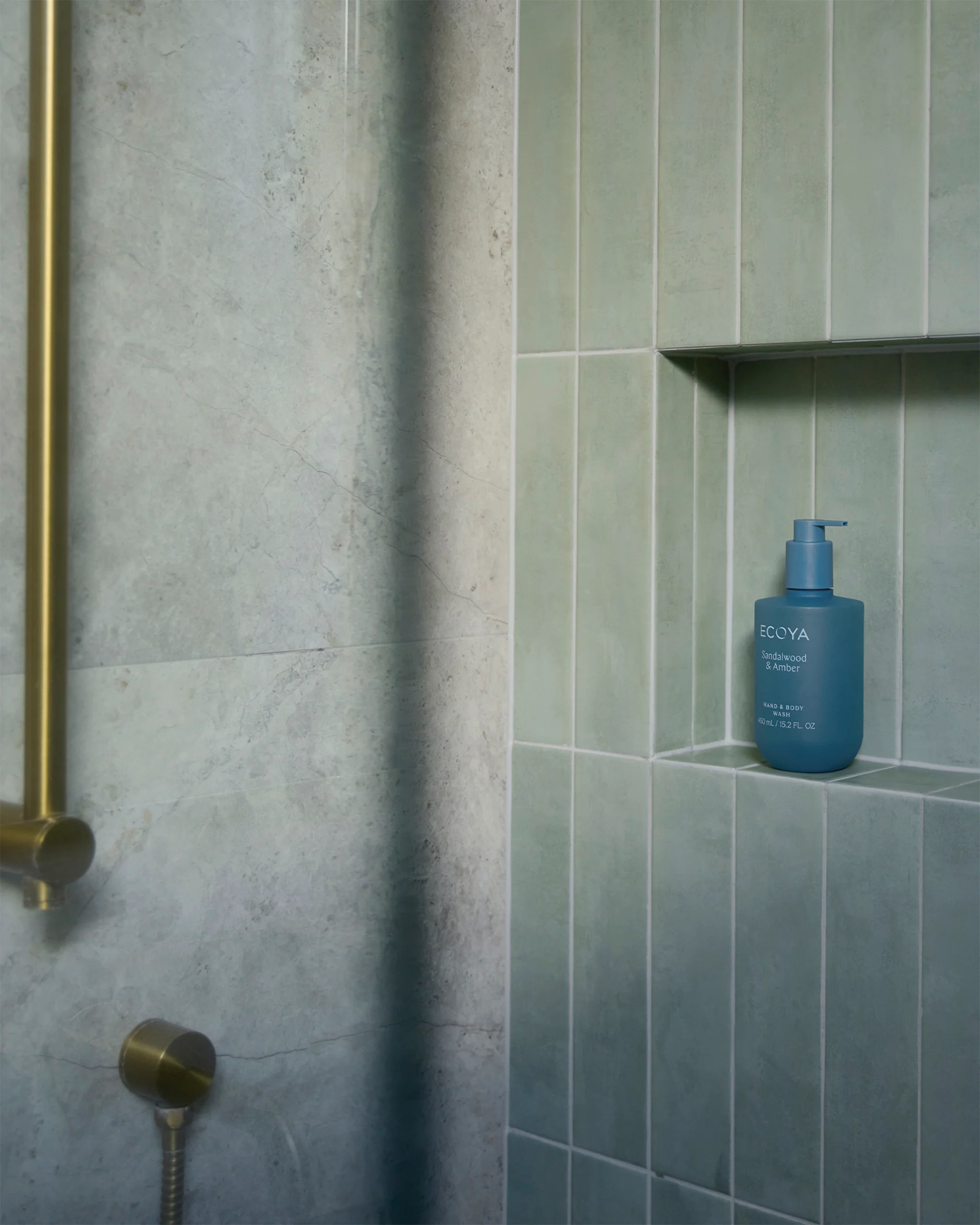 Sandalwood & Amber Hand & Body Wash - Image 5