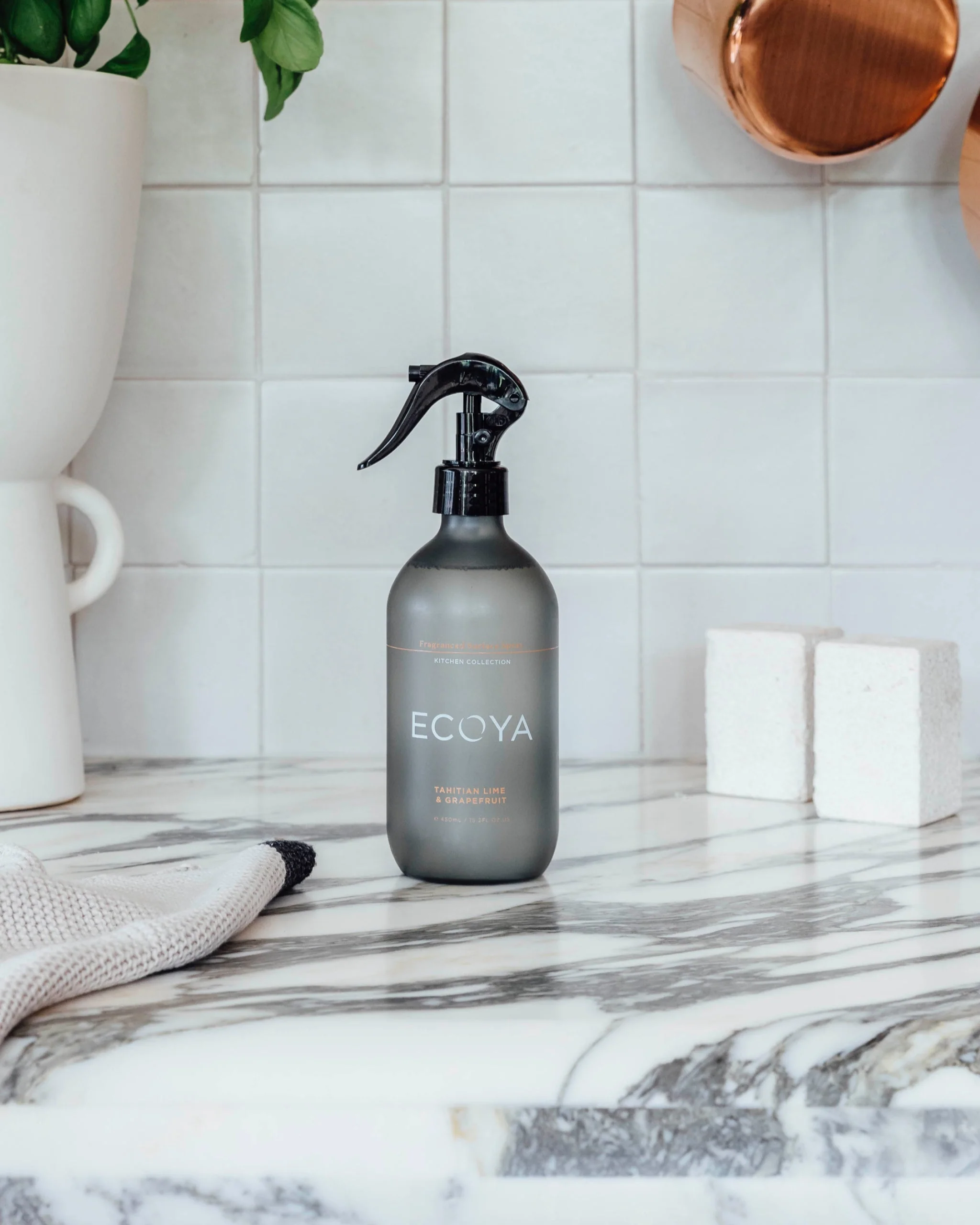 Tahitian Lime & Grapefruit Fragranced Surface Spray - Image 4